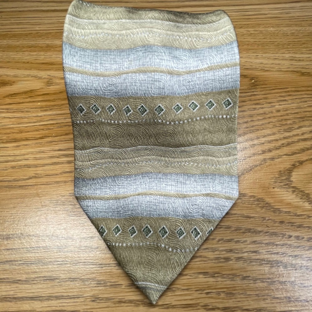 Alexander Julian Colours VTG Tie 100% Silk Tan Silver Geometric Wavy Stripe